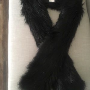 Black Faux Fur Scarf!!